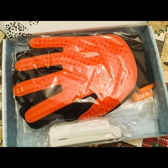 Pets Care Grooming Gloves - Picture 8 of 8